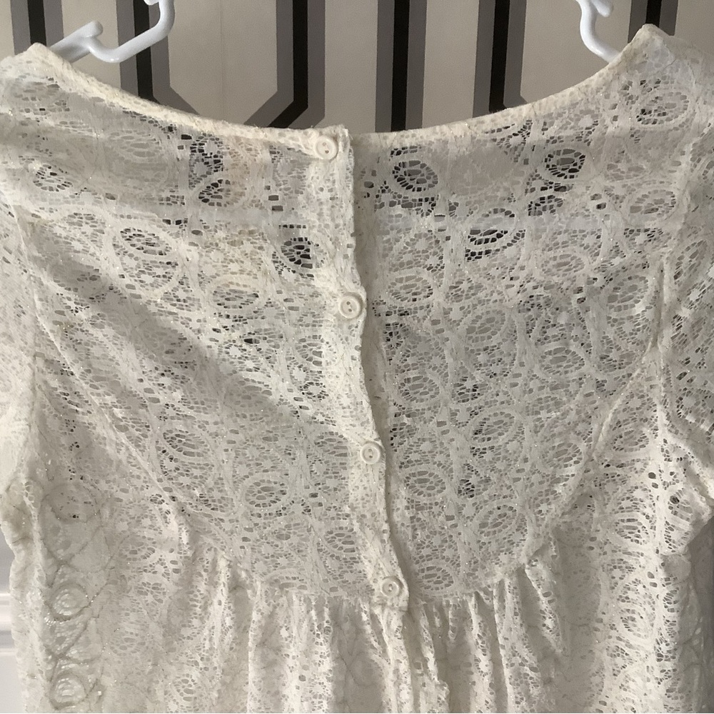 Robin-K Lace Top - Picture 3 of 5